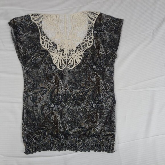 NO BOUNDARIES CROCHET BACK PAISLEY LARGE WOMENS BLOUSE T-SHIRT L234 - Picture 3 of 8